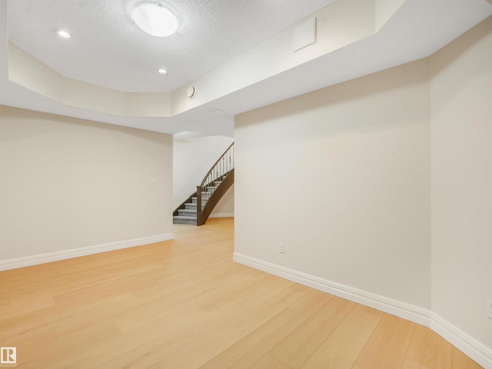 22 SHORES DR - Image 45