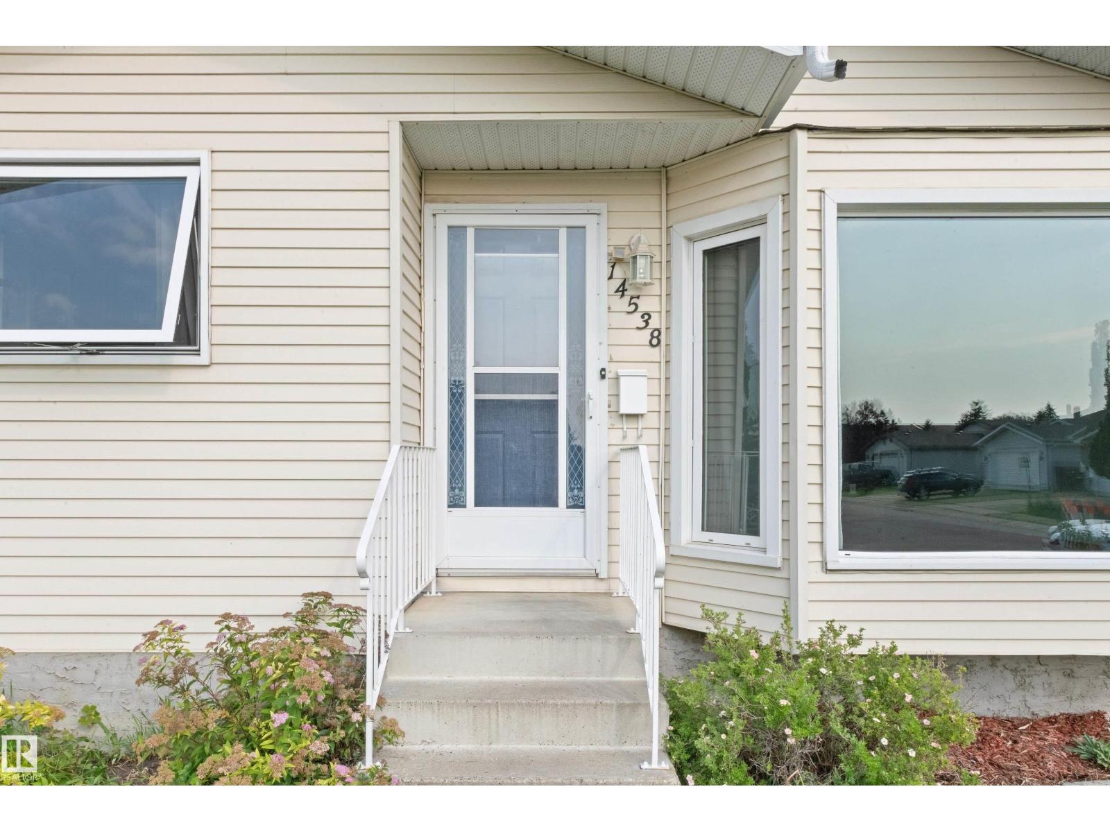 14538 37 ST NW - 40