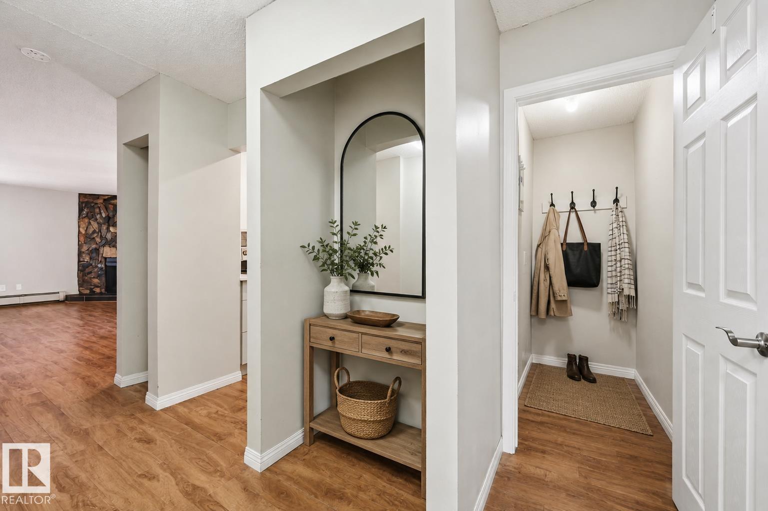 #107 10138 116 ST NW - 1