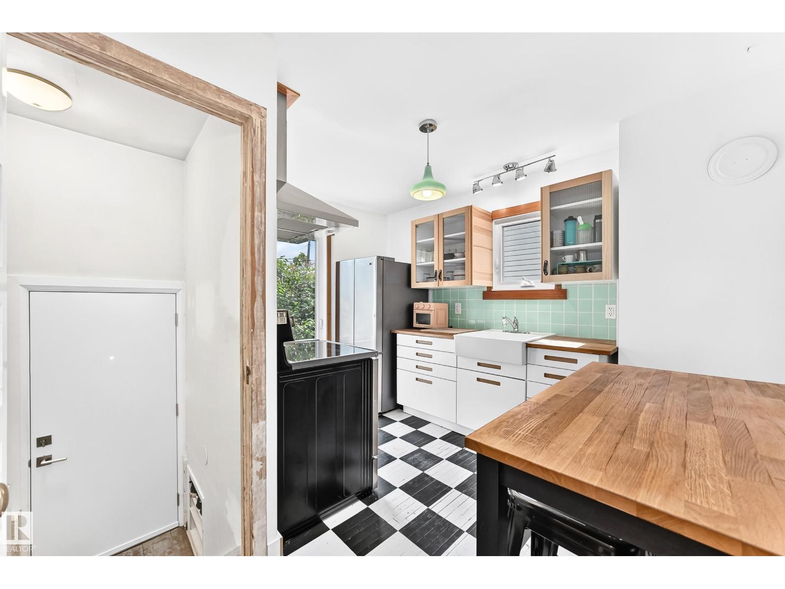11637 87 ST NW - Image 11