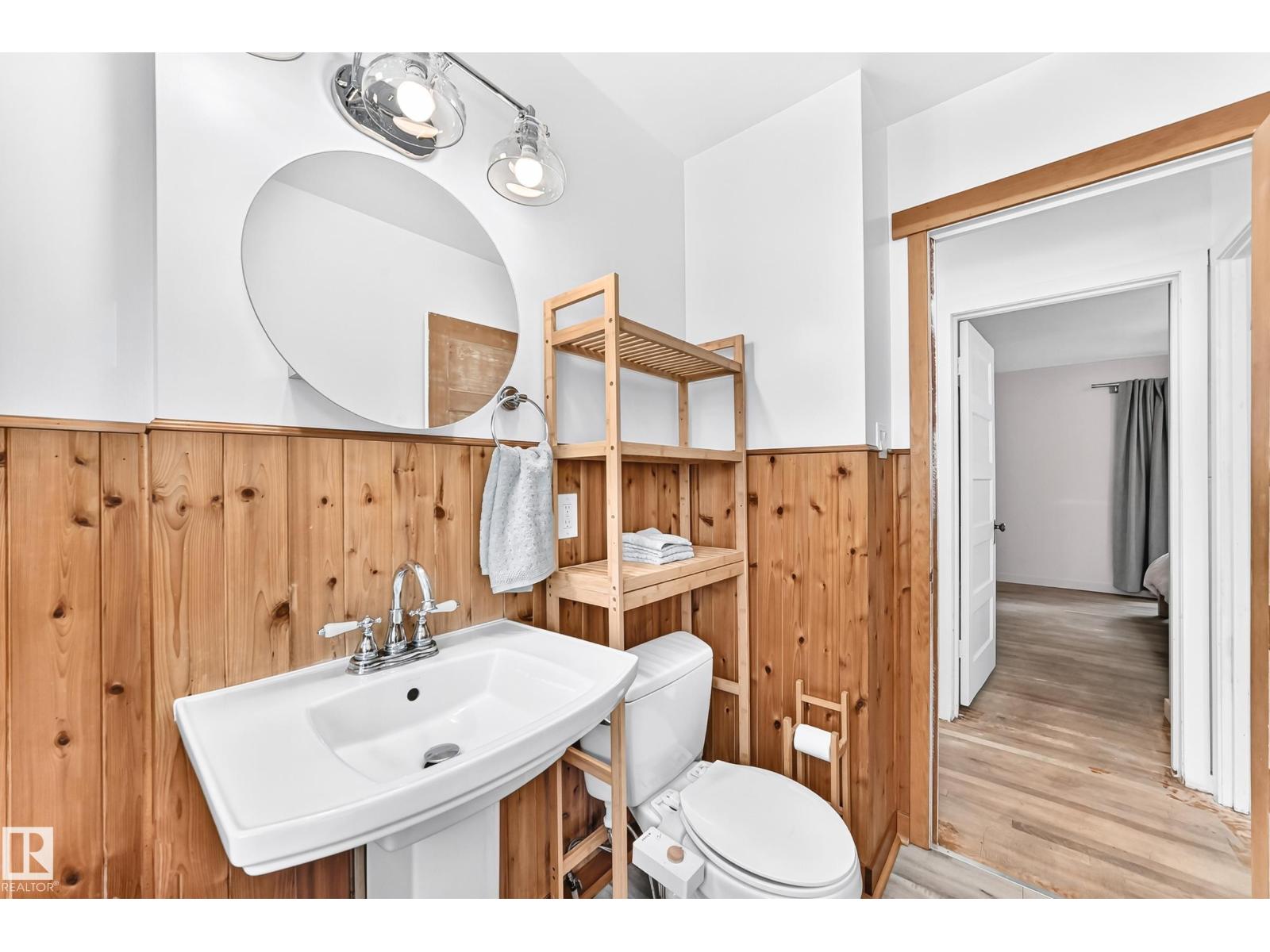 11637 87 ST NW - 18
