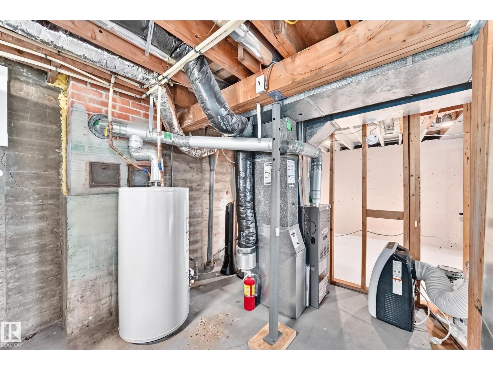11637 87 ST NW - 27