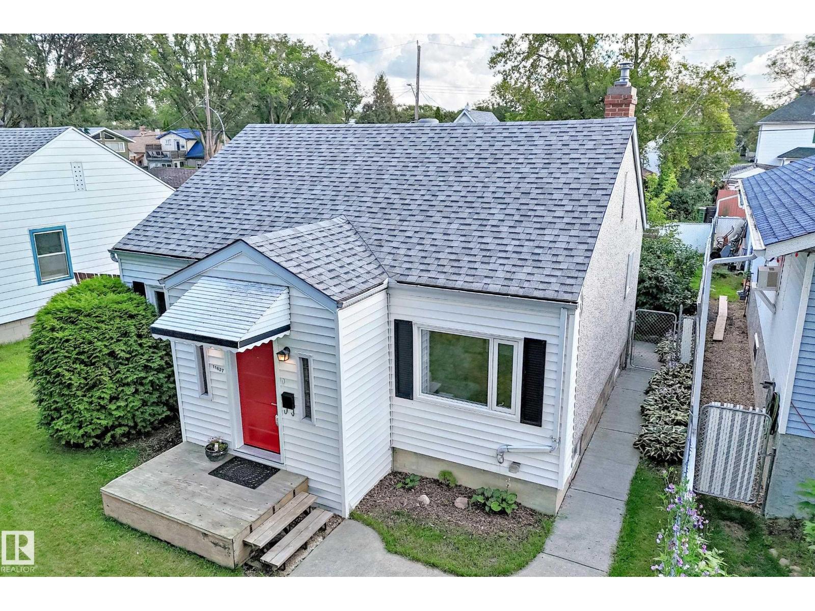 11637 87 ST NW - 37