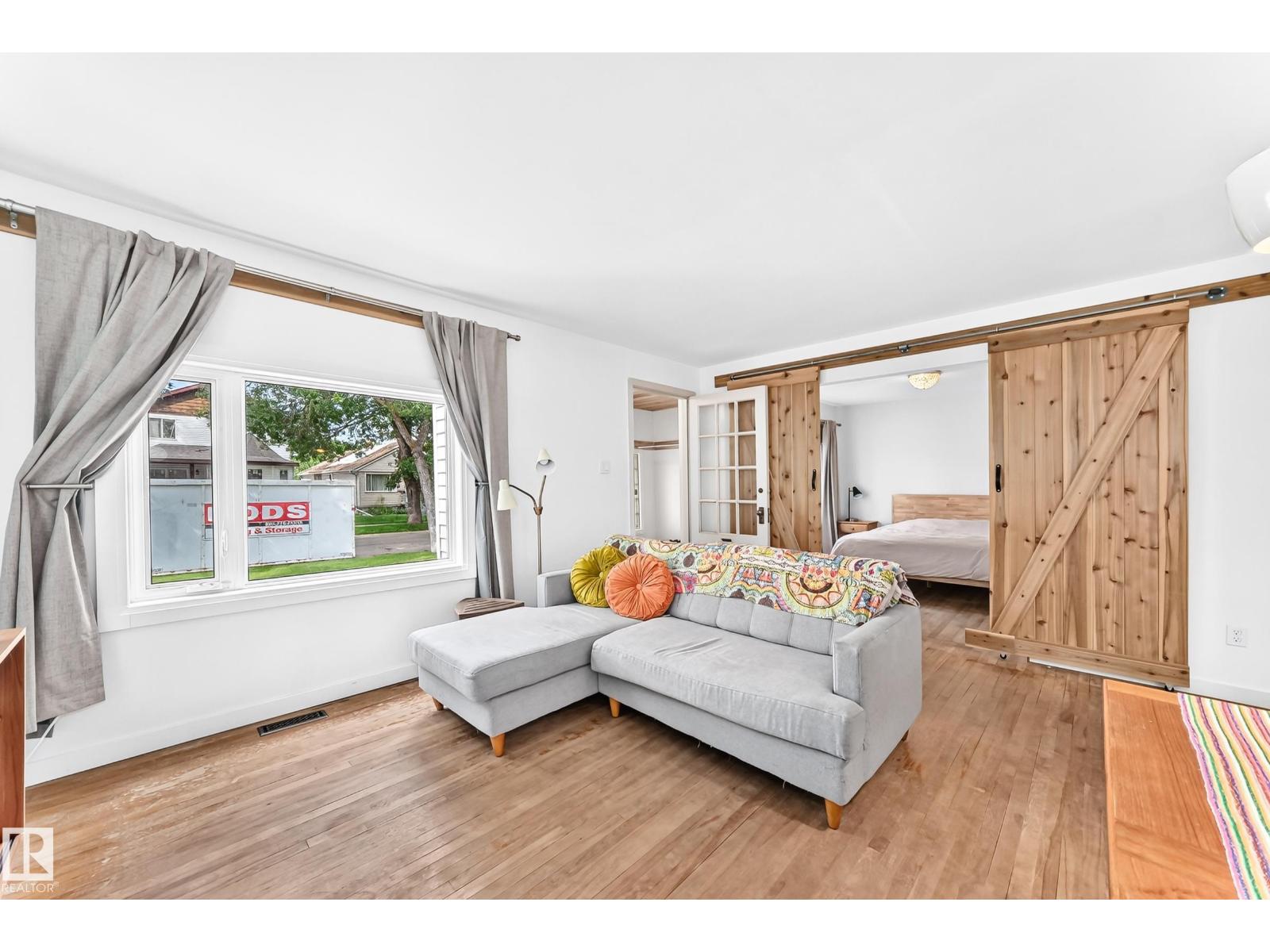 11637 87 ST NW, Parkdale (Edmonton), Edmonton photo 4
