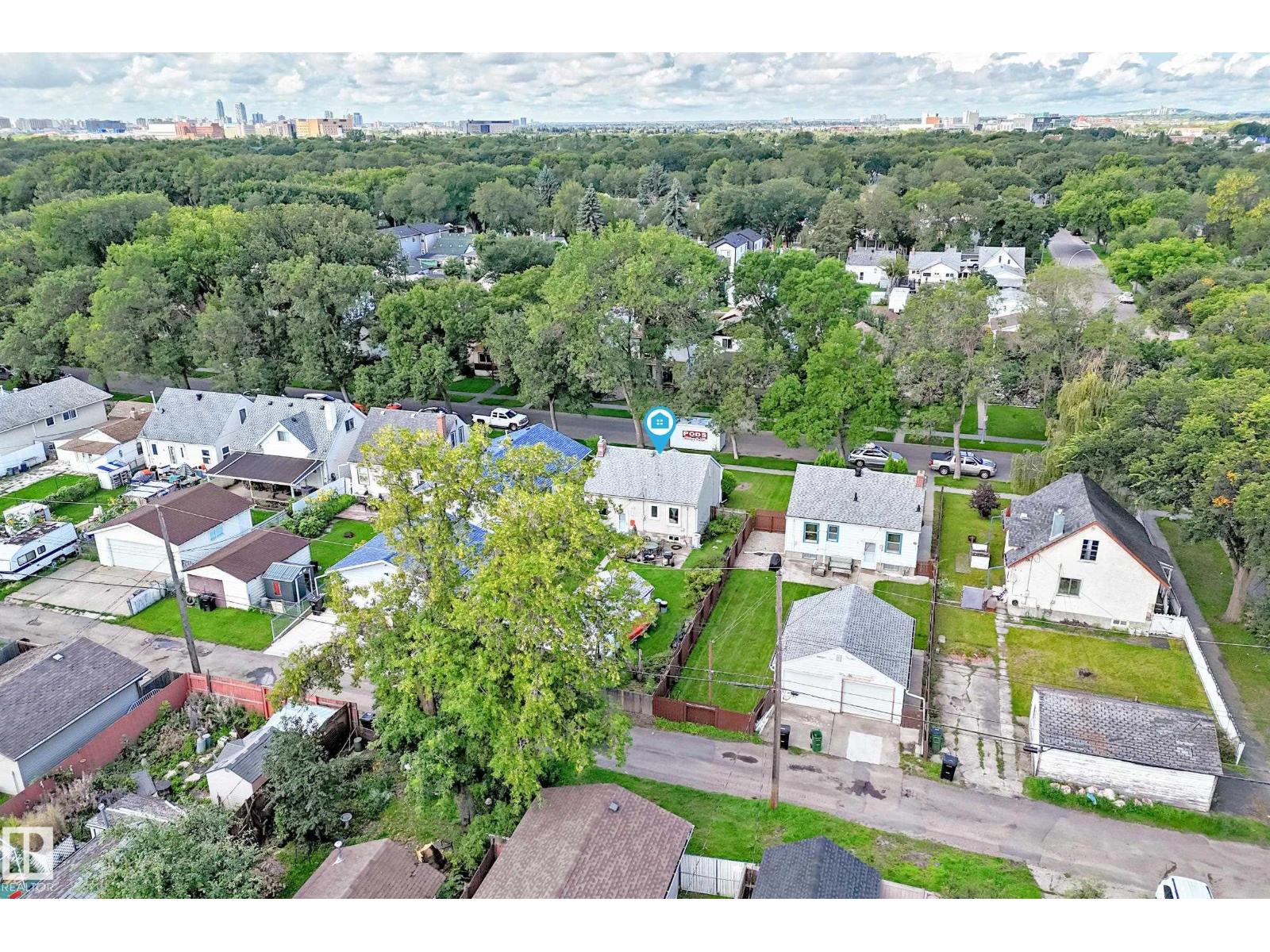 11637 87 ST NW - 44