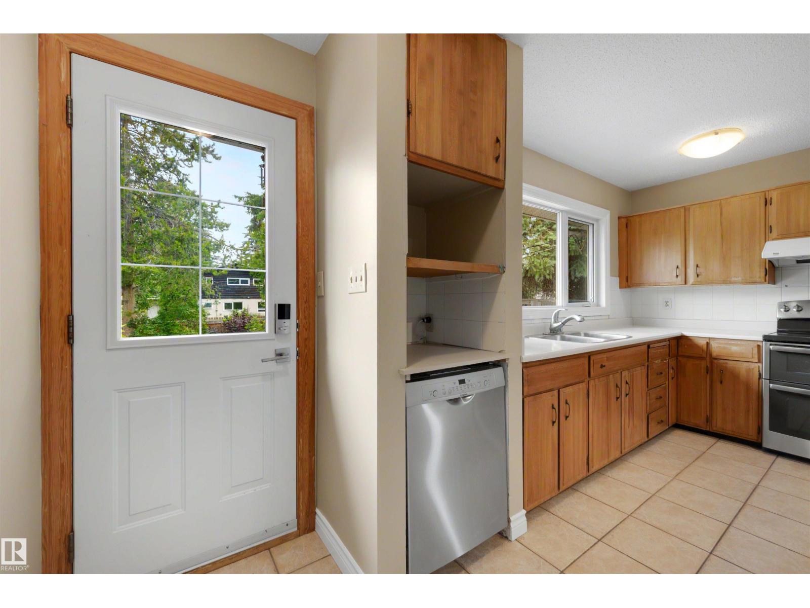 4139 122 ST NW - 11