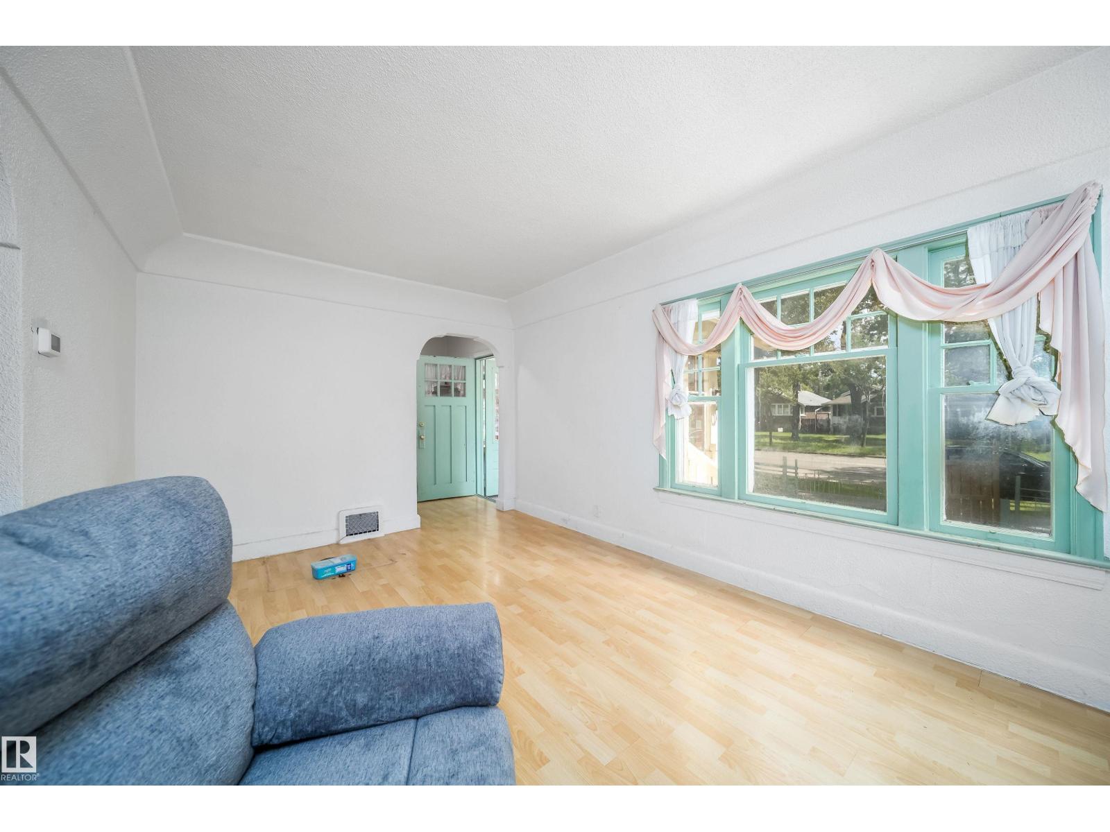 11604 97 ST NW - 15