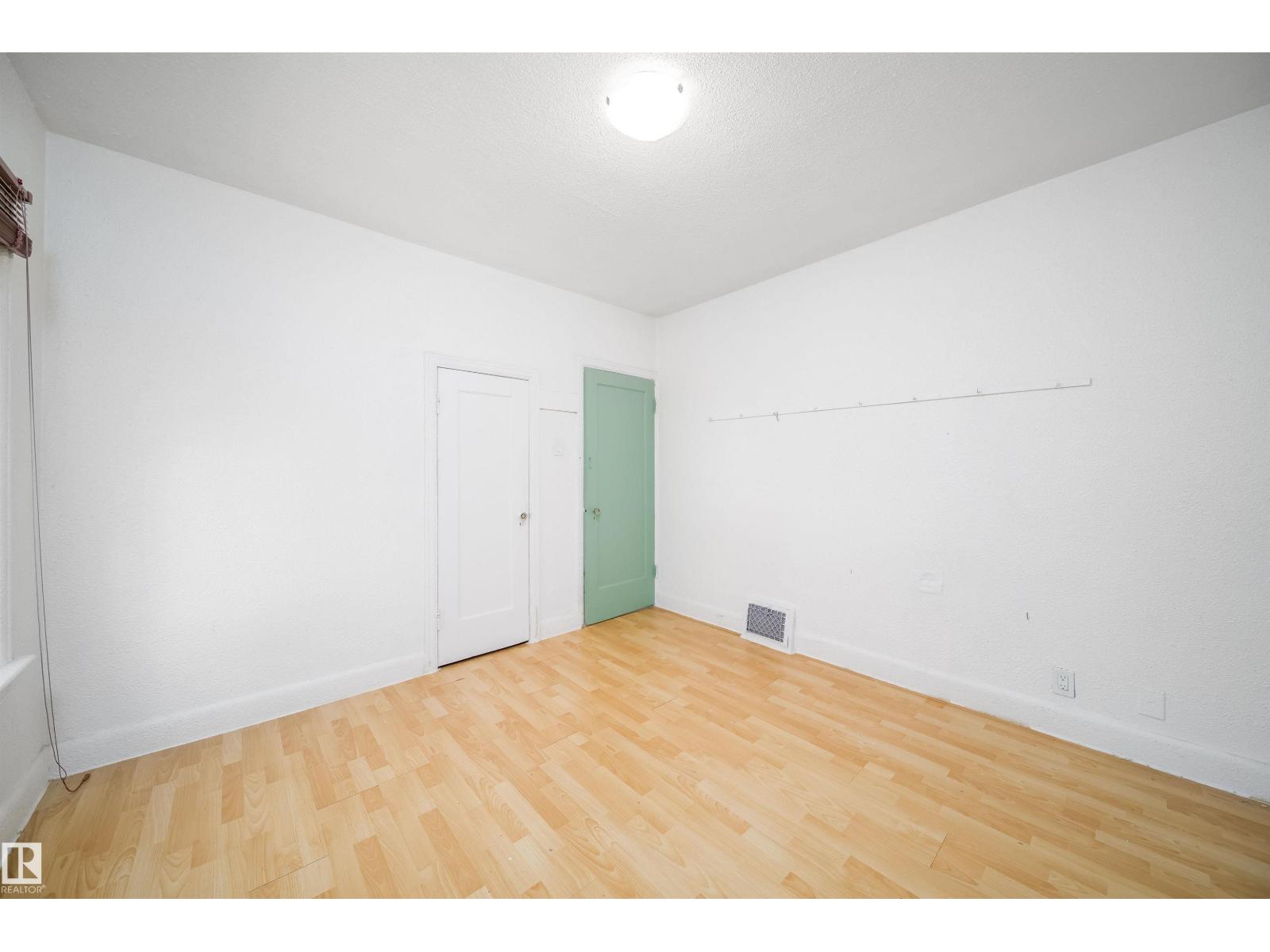 11604 97 ST NW - 25