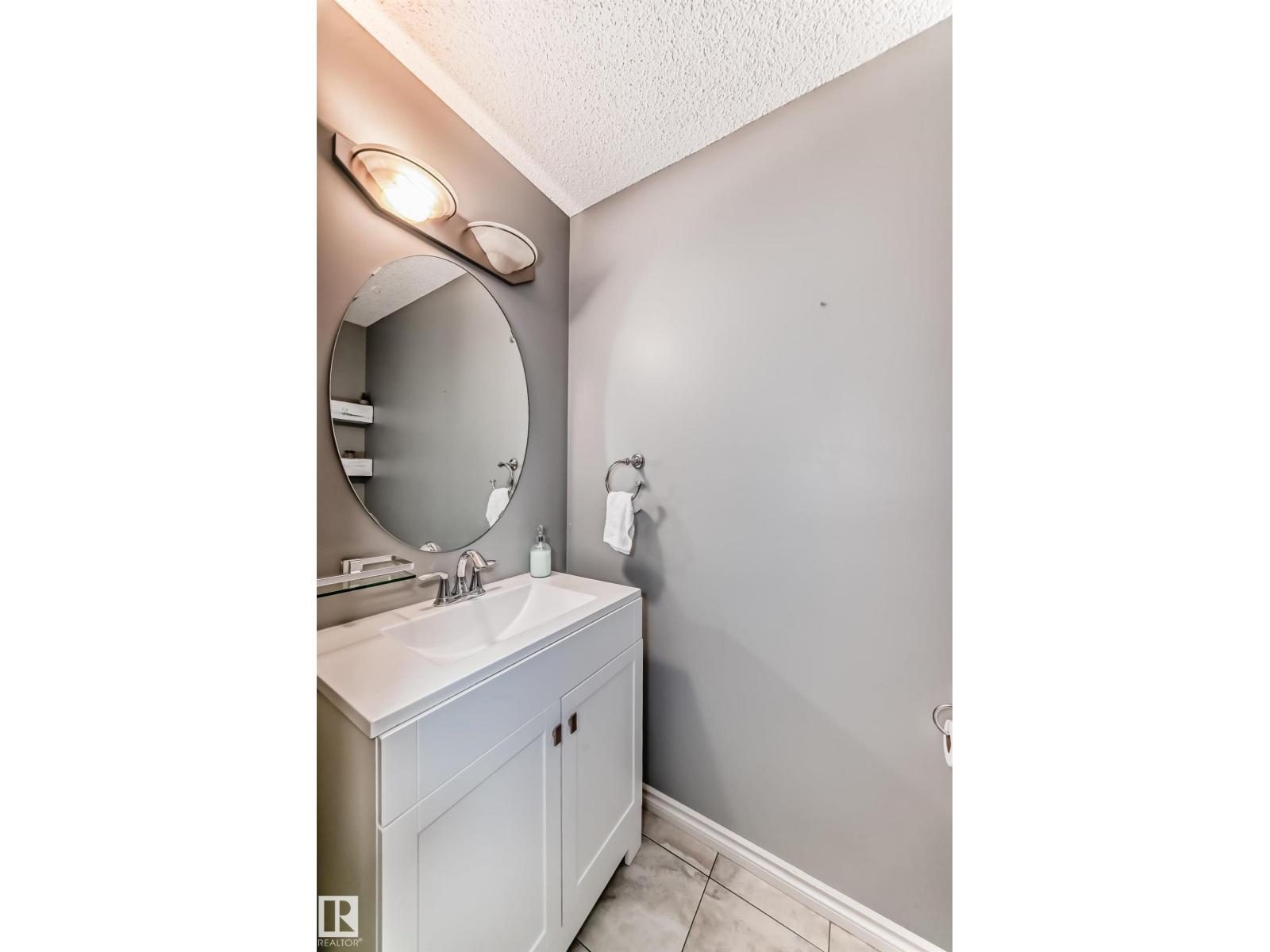 6419 18 AV SW - Image 22