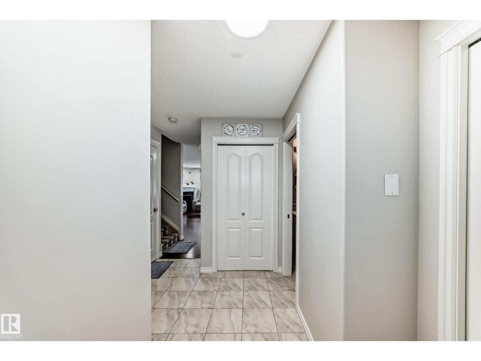 6419 18 AV SW - Image 23