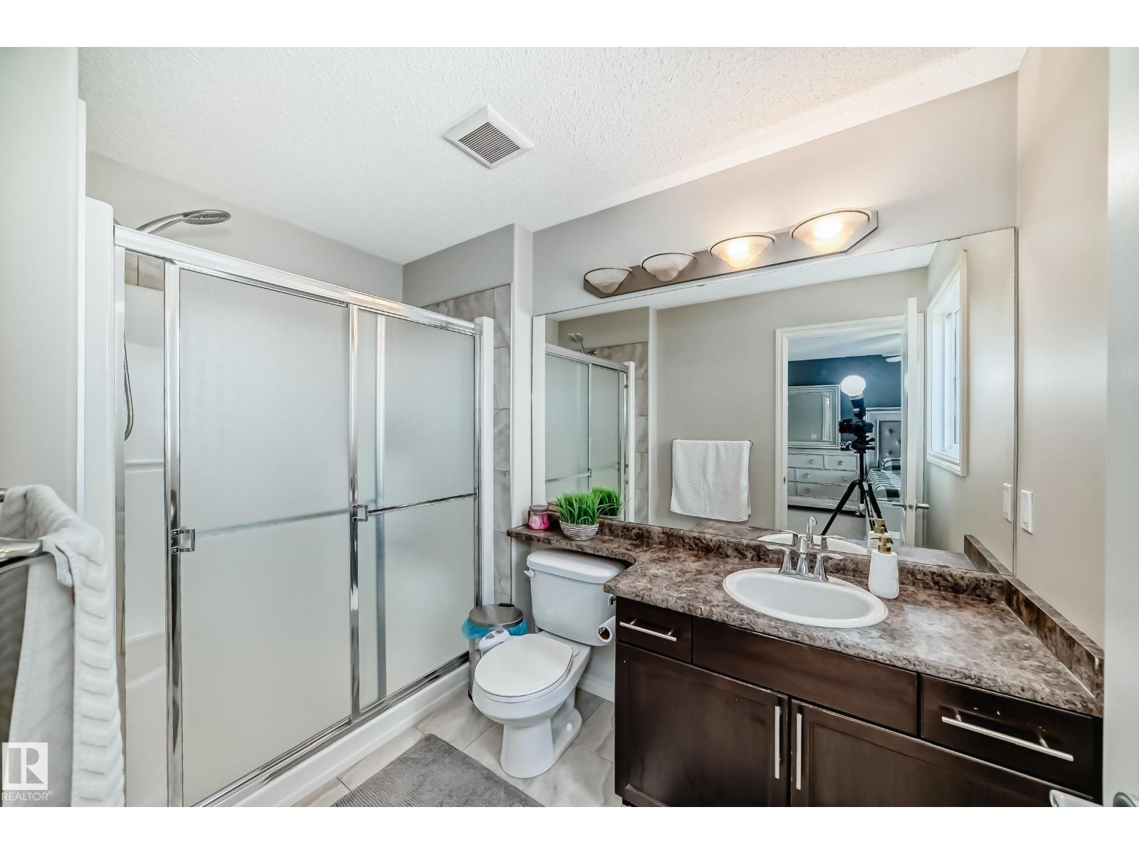 6419 18 AV SW - 29