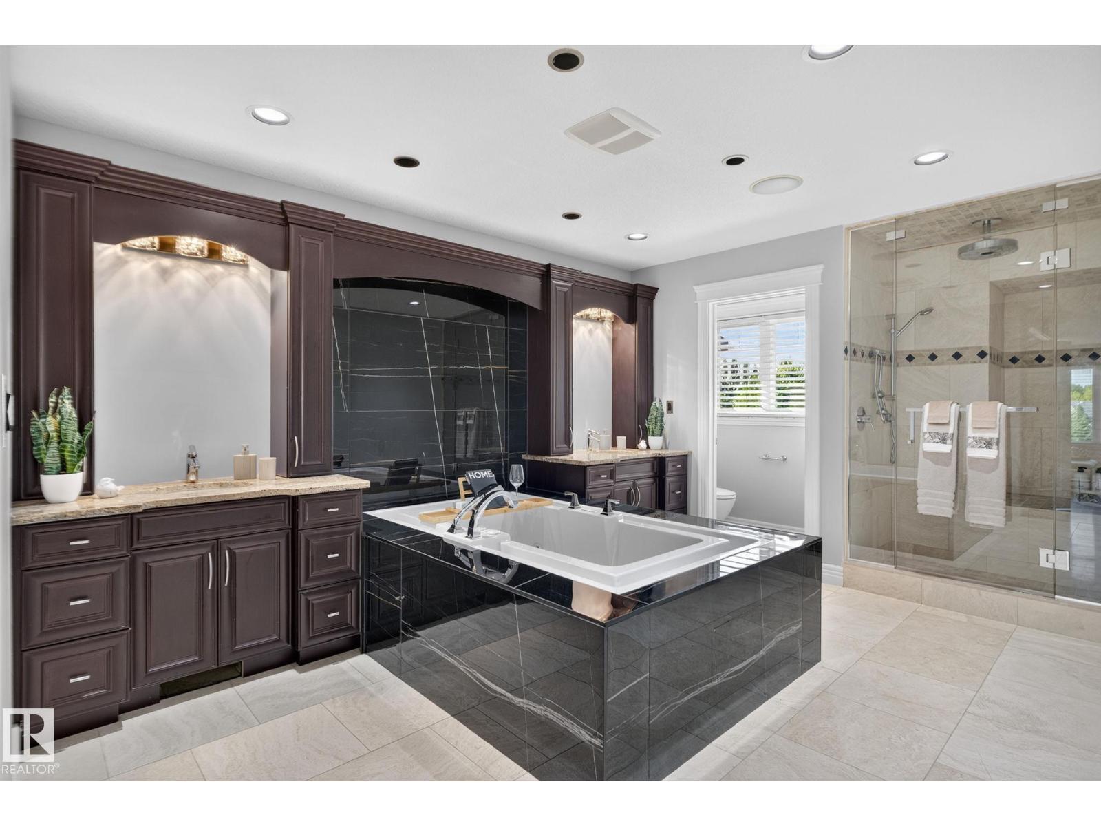 93 NOTTINGHAM POINT - Image 36