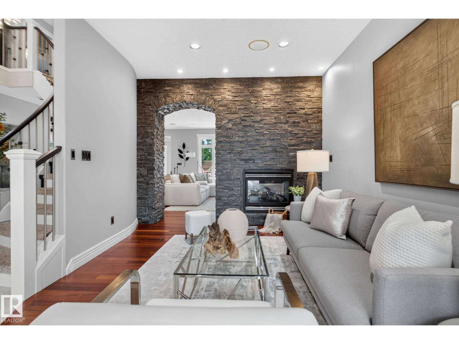 93 NOTTINGHAM, Nottingham, Sherwood Park photo 4