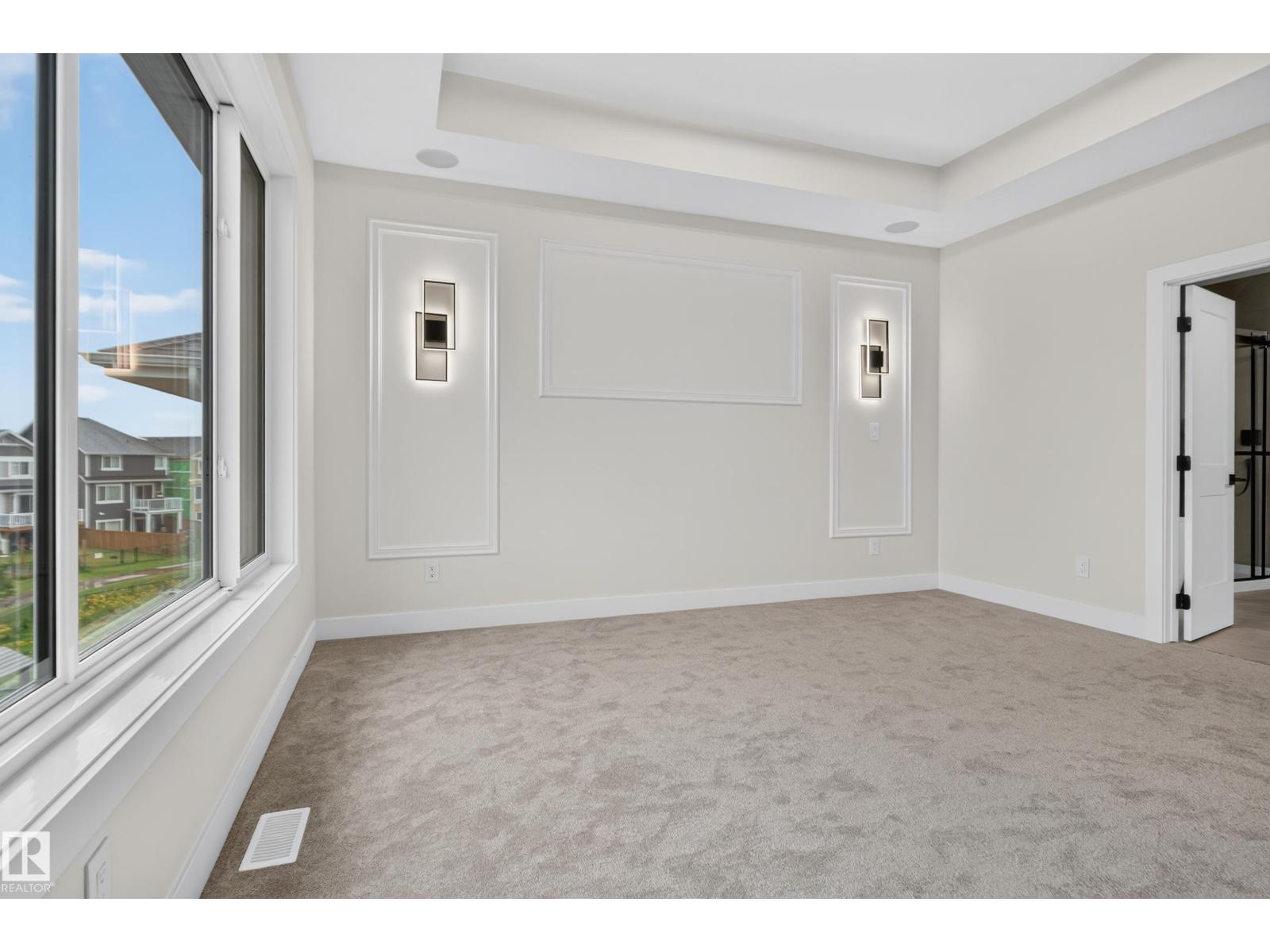 132 EDGEWATER CI - Image 32