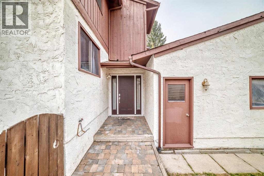 961 Ranchview Crescent Northwest