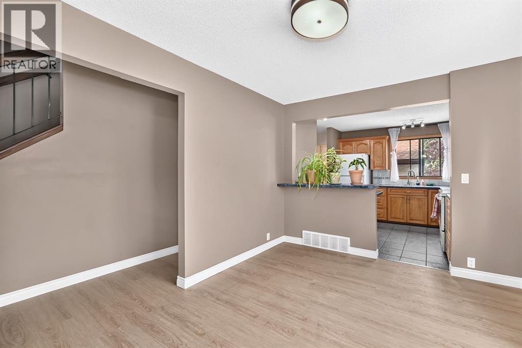 961 Ranchview Crescent NW - 13
