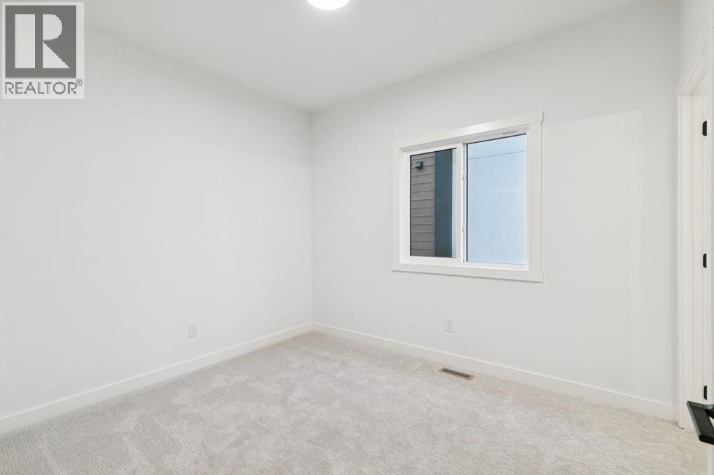 4303 30 Avenue Southwest - Photo 12