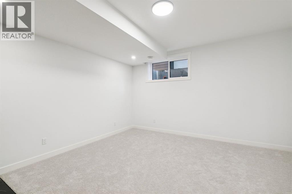 4303 30 Avenue Southwest - Photo 35