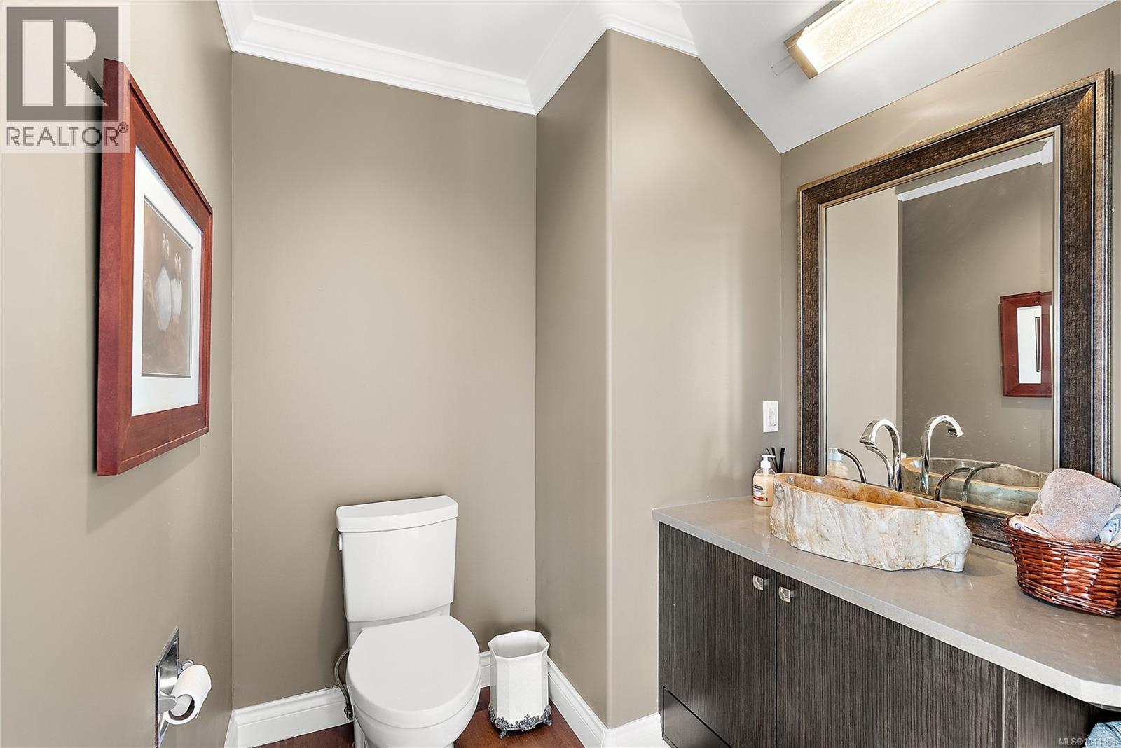 11295 Acorn Pl, North Saanich