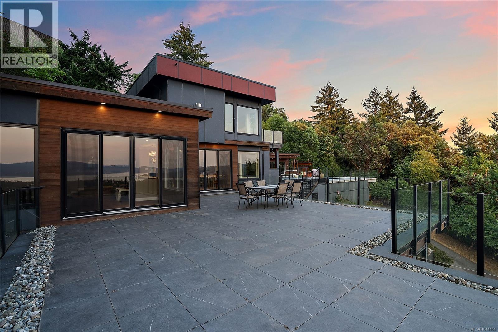 11295 Acorn Pl, North Saanich