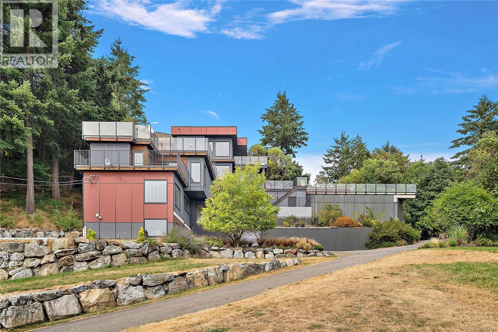 11295 Acorn Pl, North Saanich