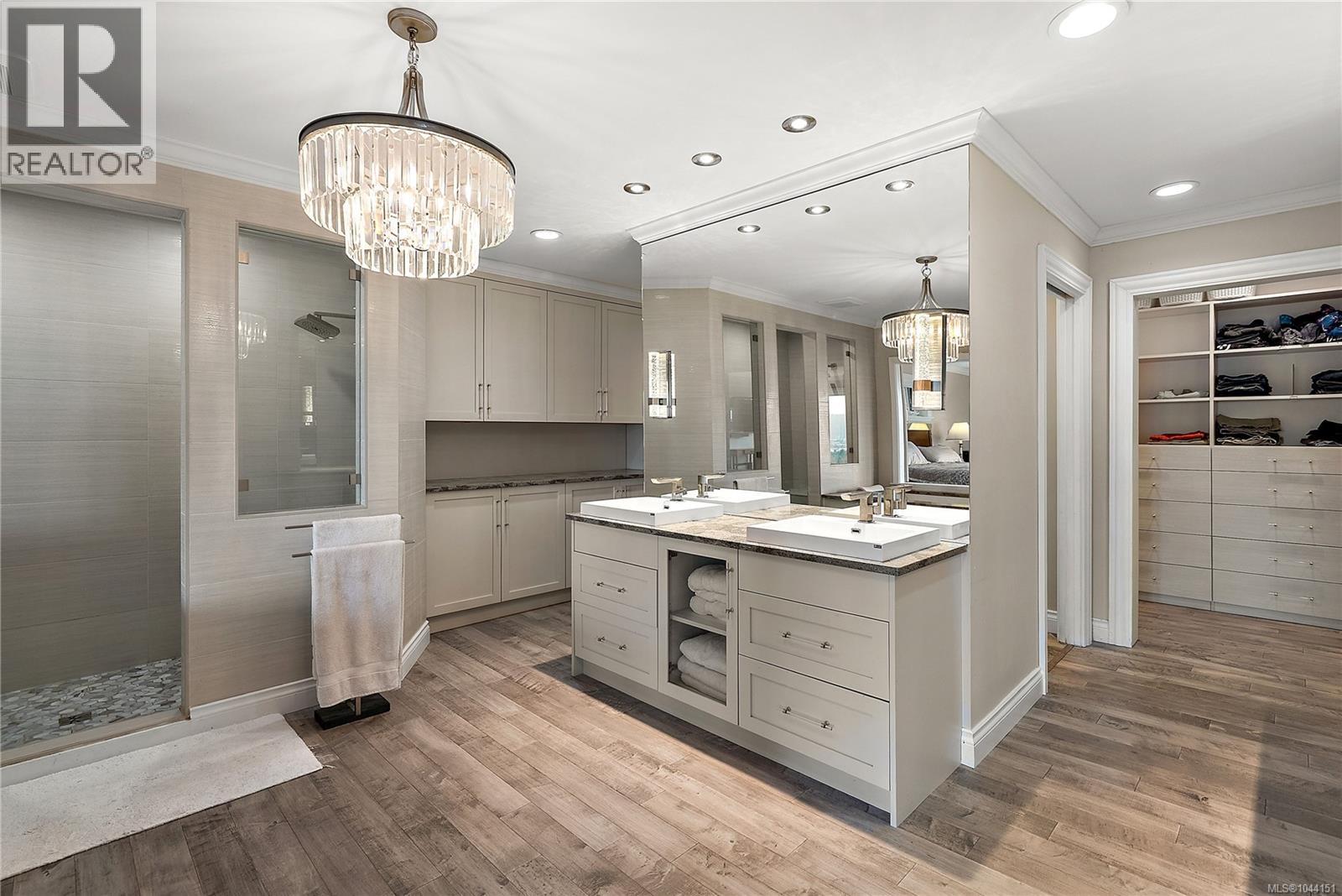 11295 Acorn Pl, North Saanich