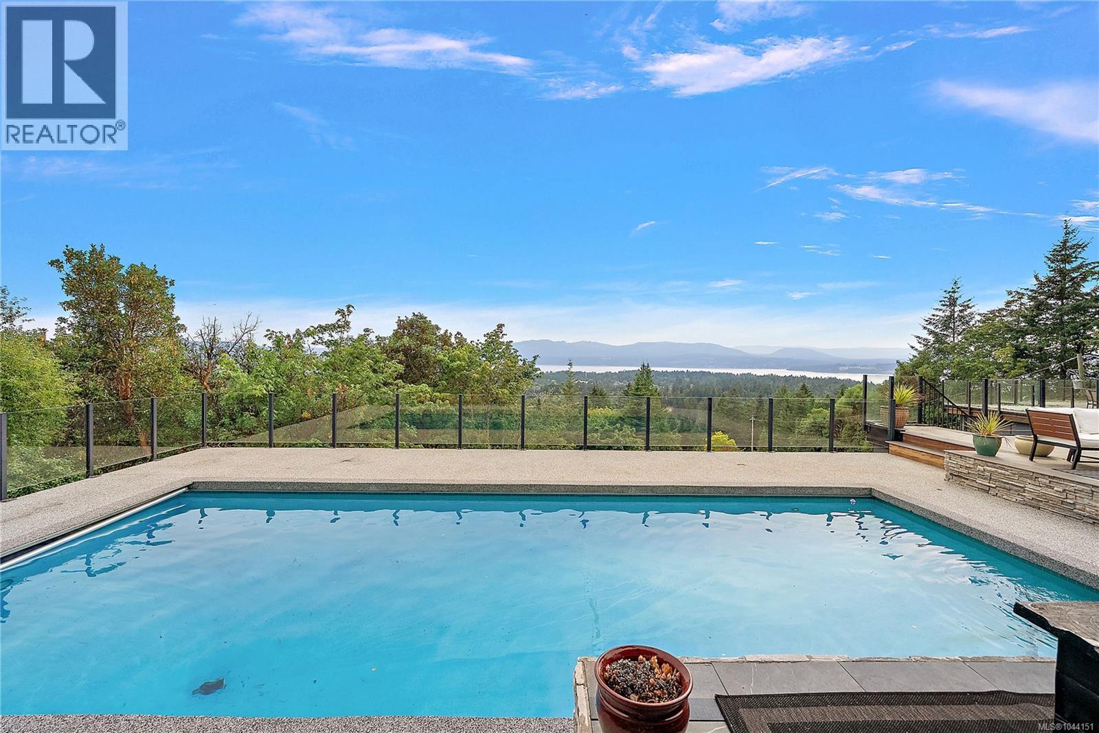 11295 Acorn Pl, North Saanich