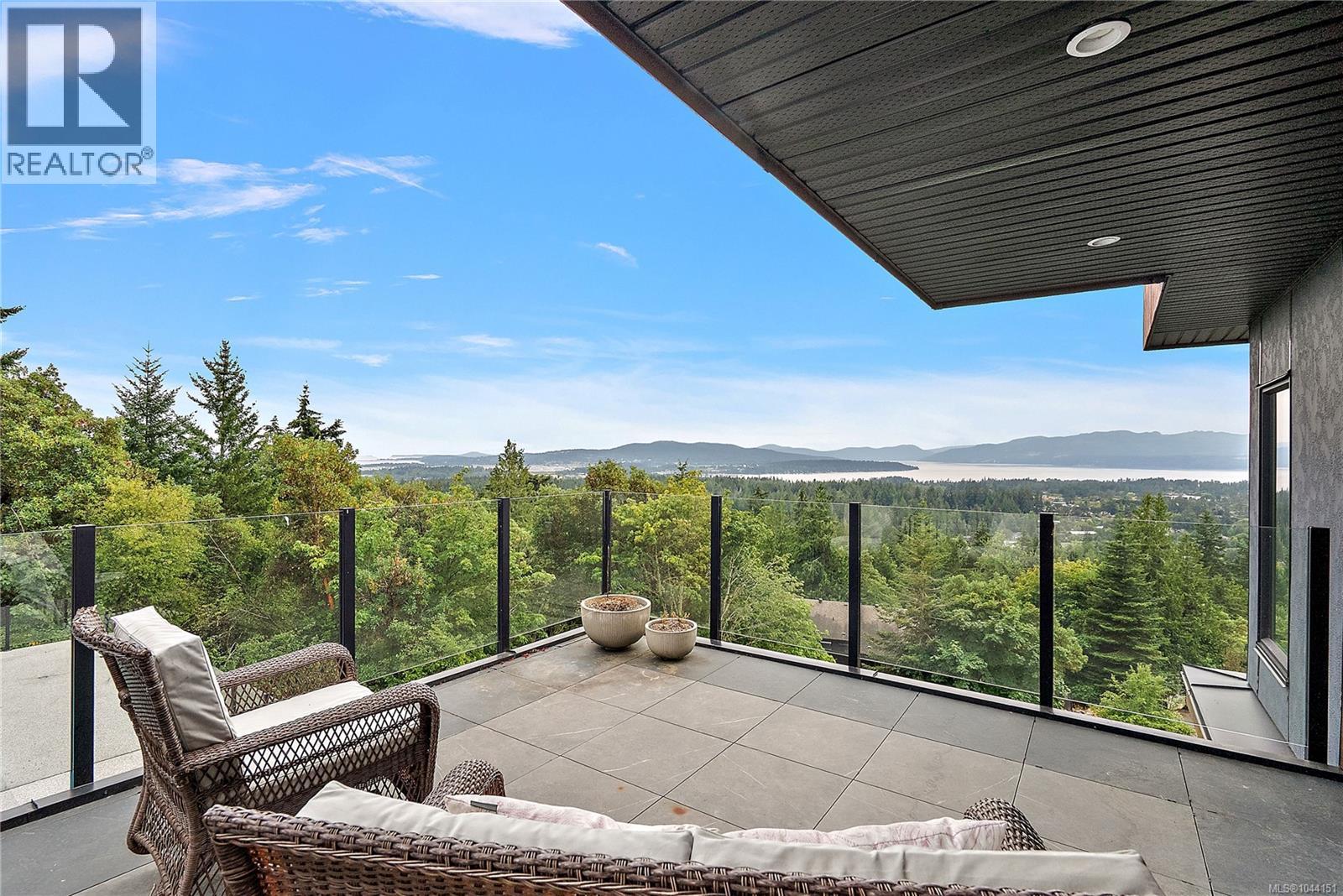 11295 Acorn Pl, North Saanich