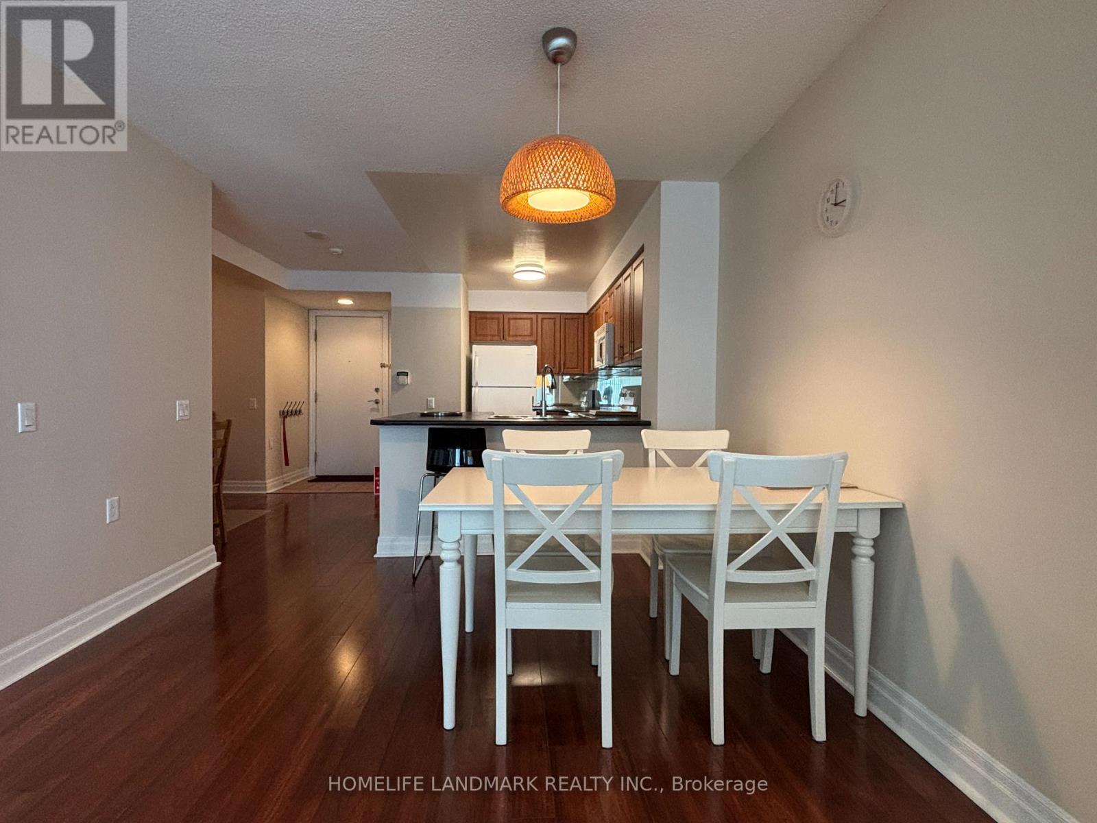 #902 21 HILLCREST AVENUE - 11
