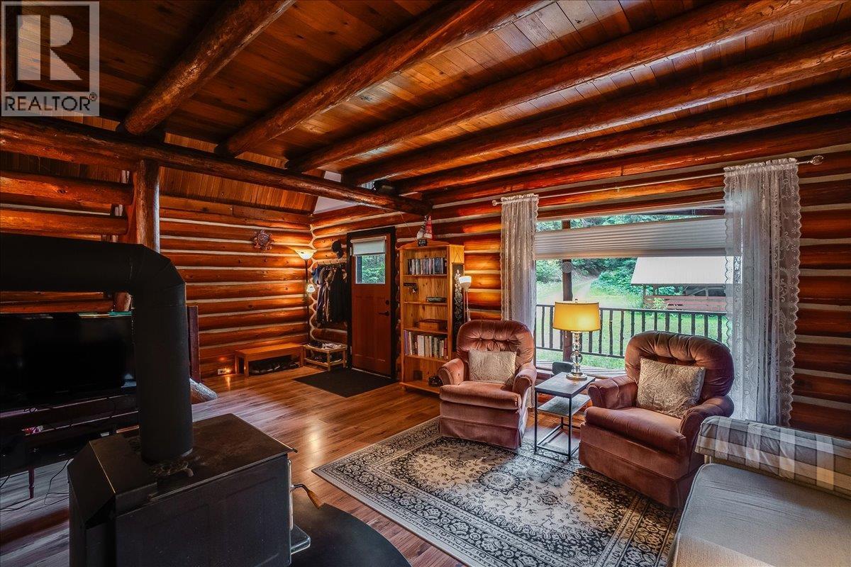 550 2ND RELIEF Road, Salmo
