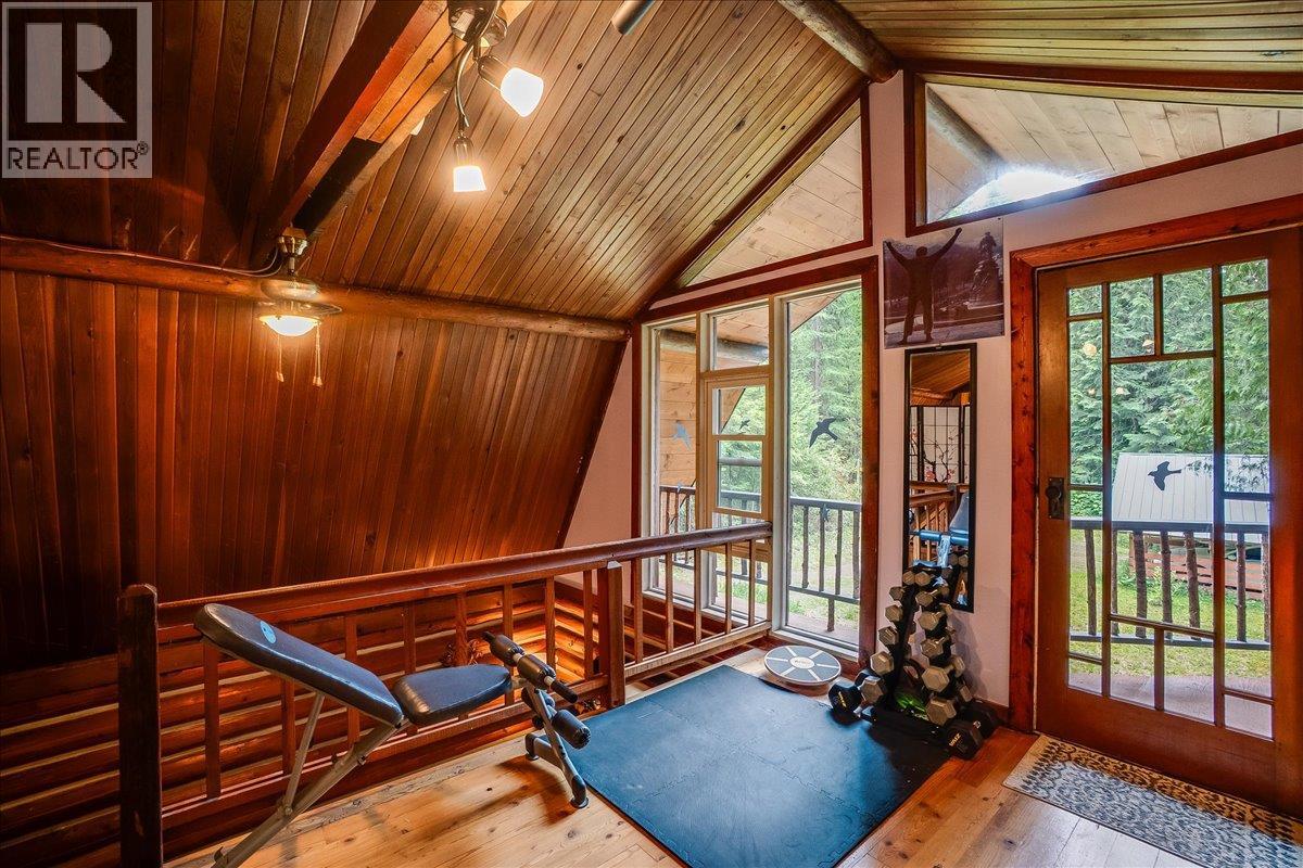 550 2ND RELIEF Road, Salmo