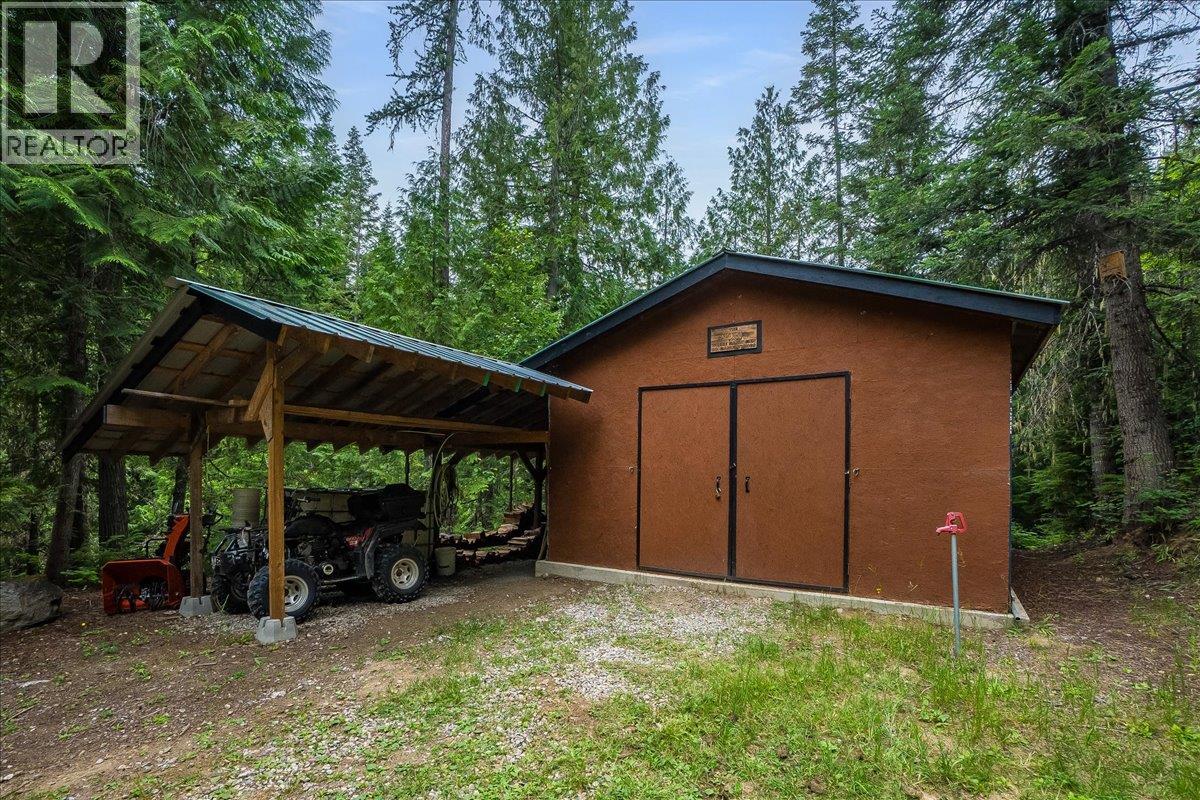 550 2ND RELIEF Road, Salmo