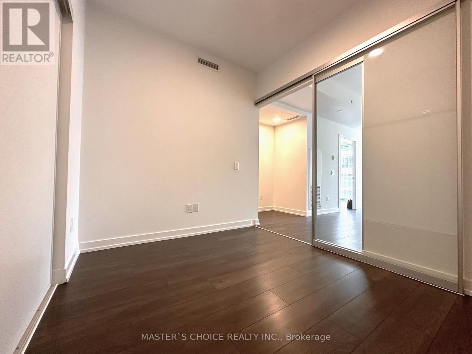 #323 150 LOGAN AVENUE - 13