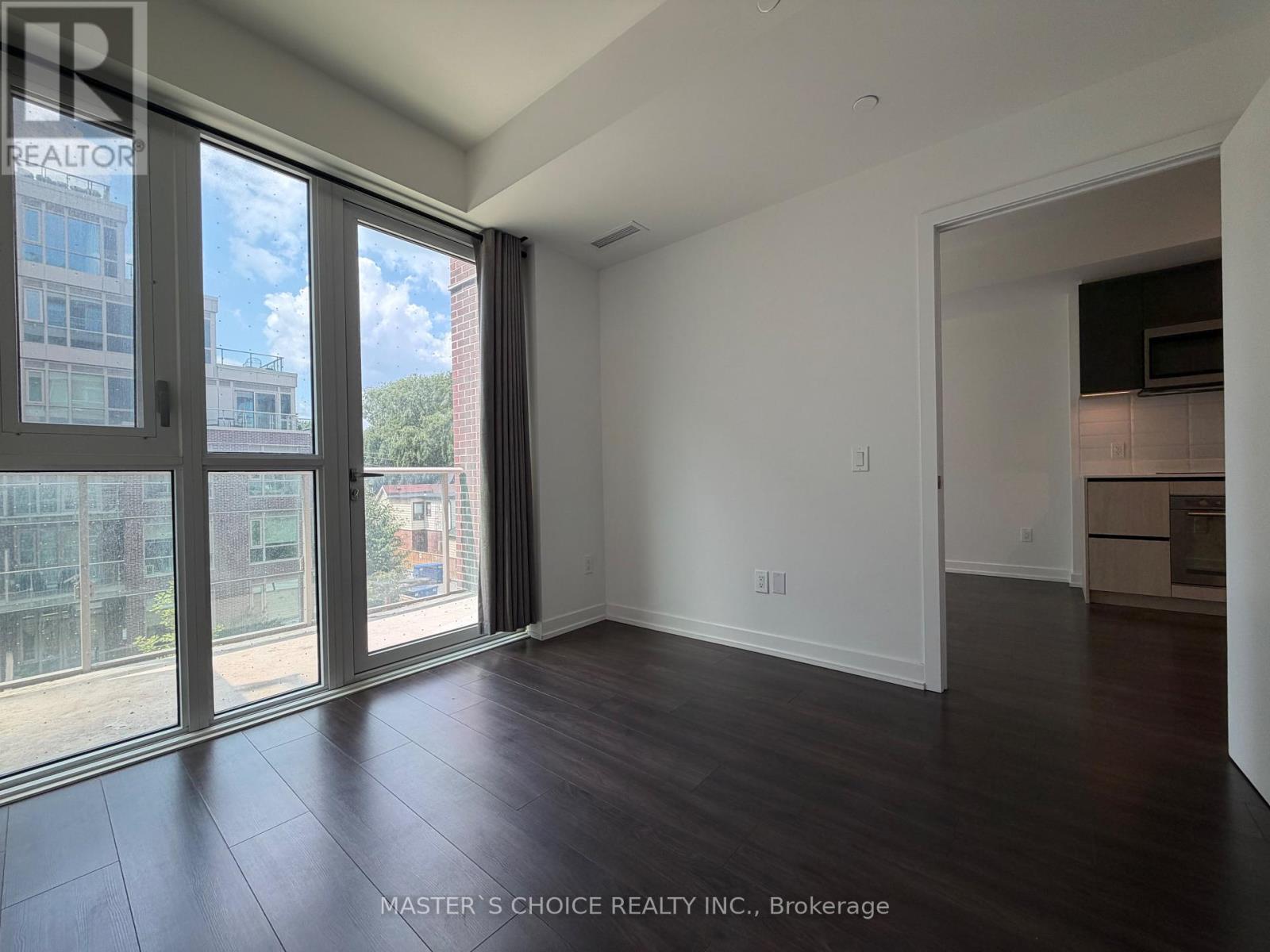 #323 150 LOGAN AVENUE - 14