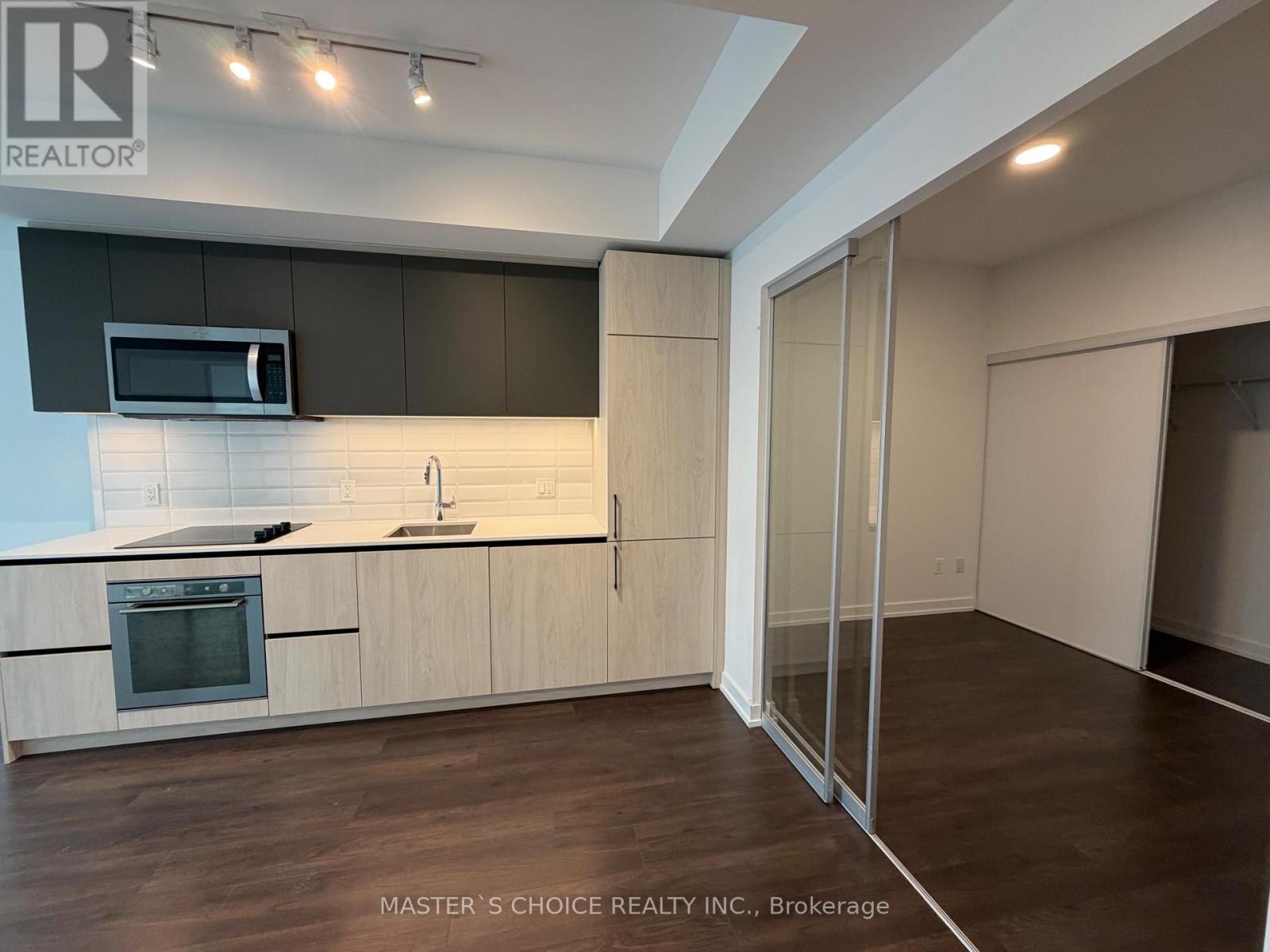 #323 150 LOGAN AVENUE - 6