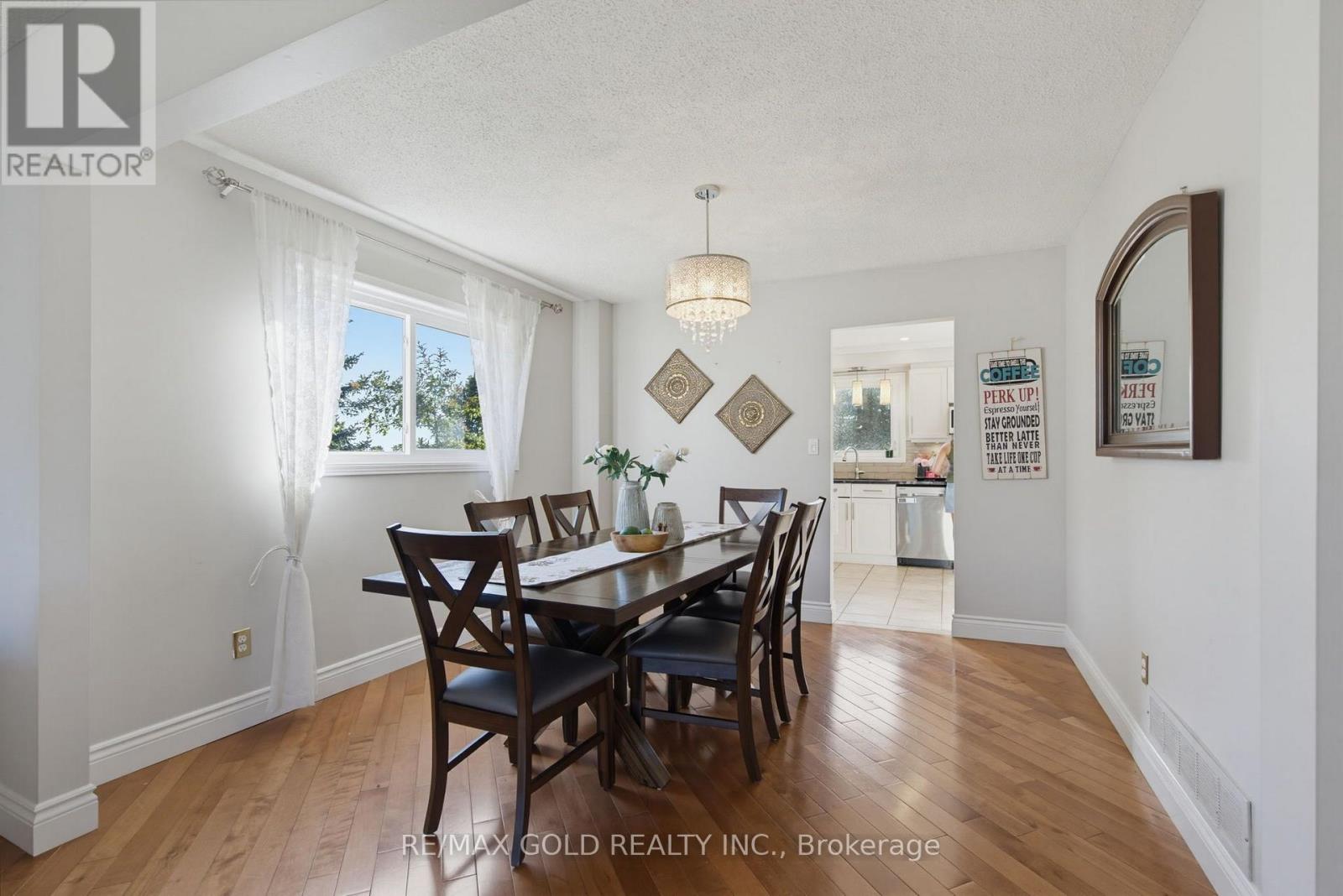 38 SILVERBIRCH PLACE - Image 12