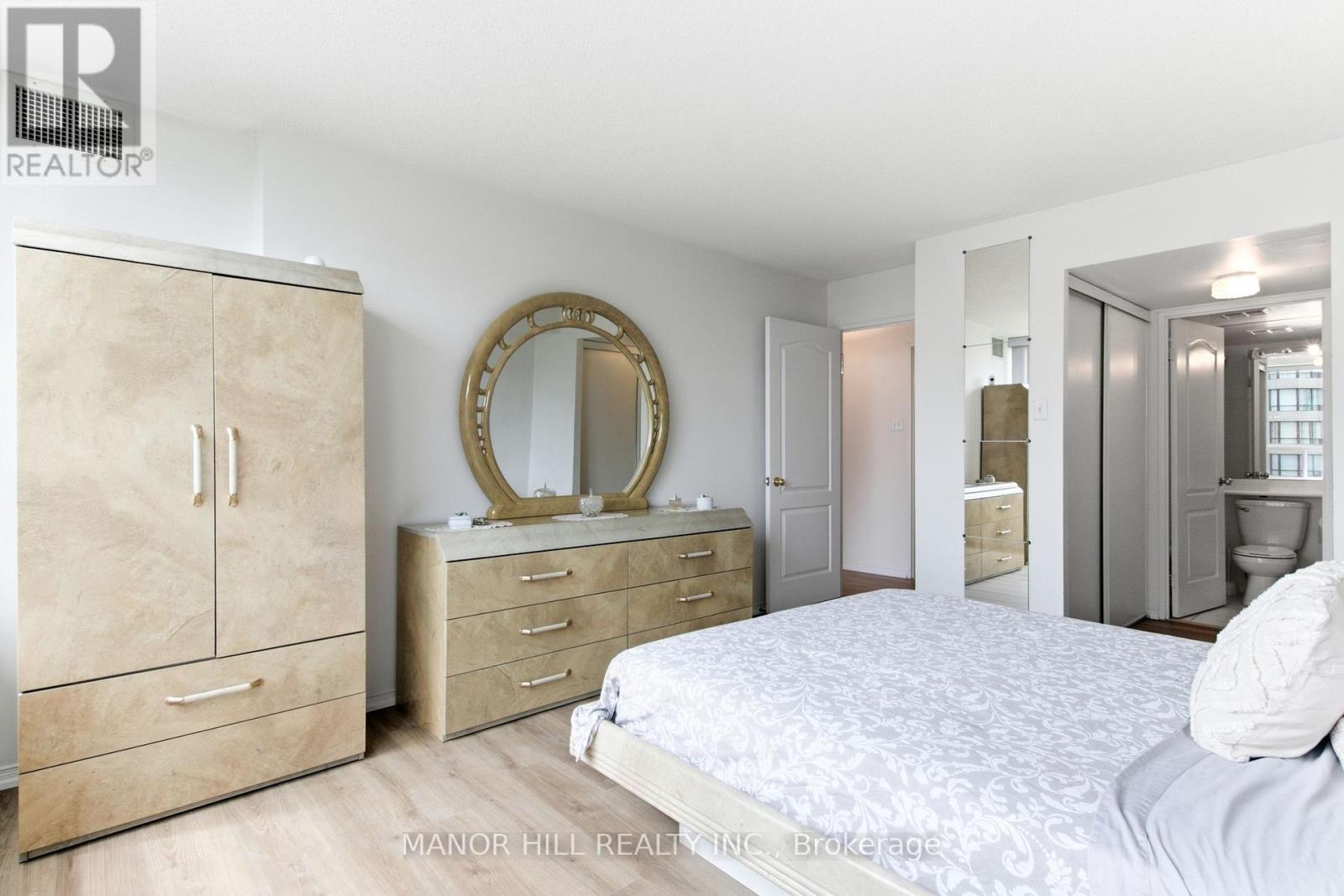 #814 11 TOWNSGATE DRIVE - Image 26