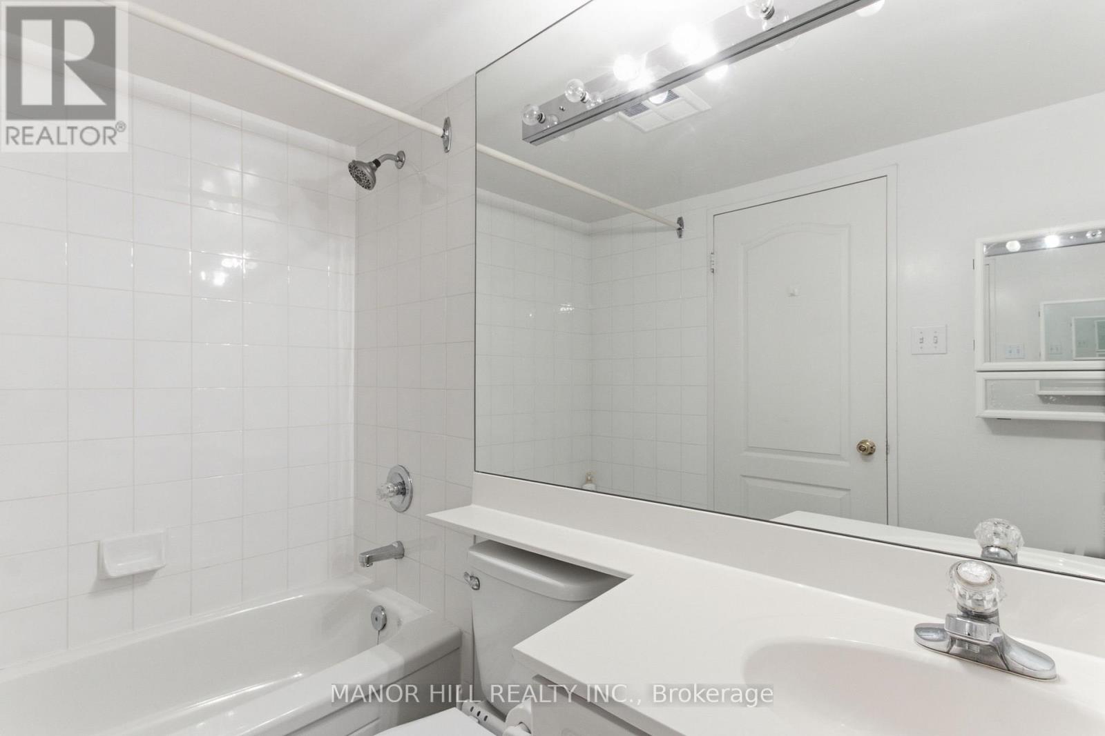 #814 11 TOWNSGATE DRIVE - Image 29