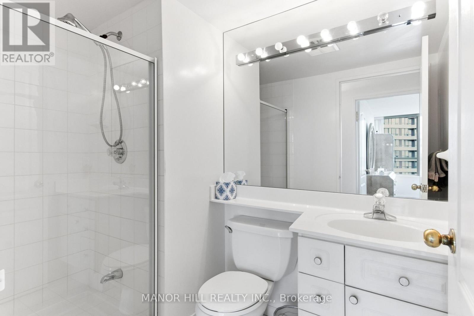 #814 11 TOWNSGATE DRIVE - Image 33
