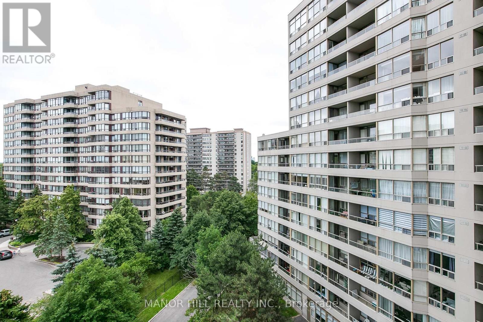 #814 11 TOWNSGATE DRIVE - 37