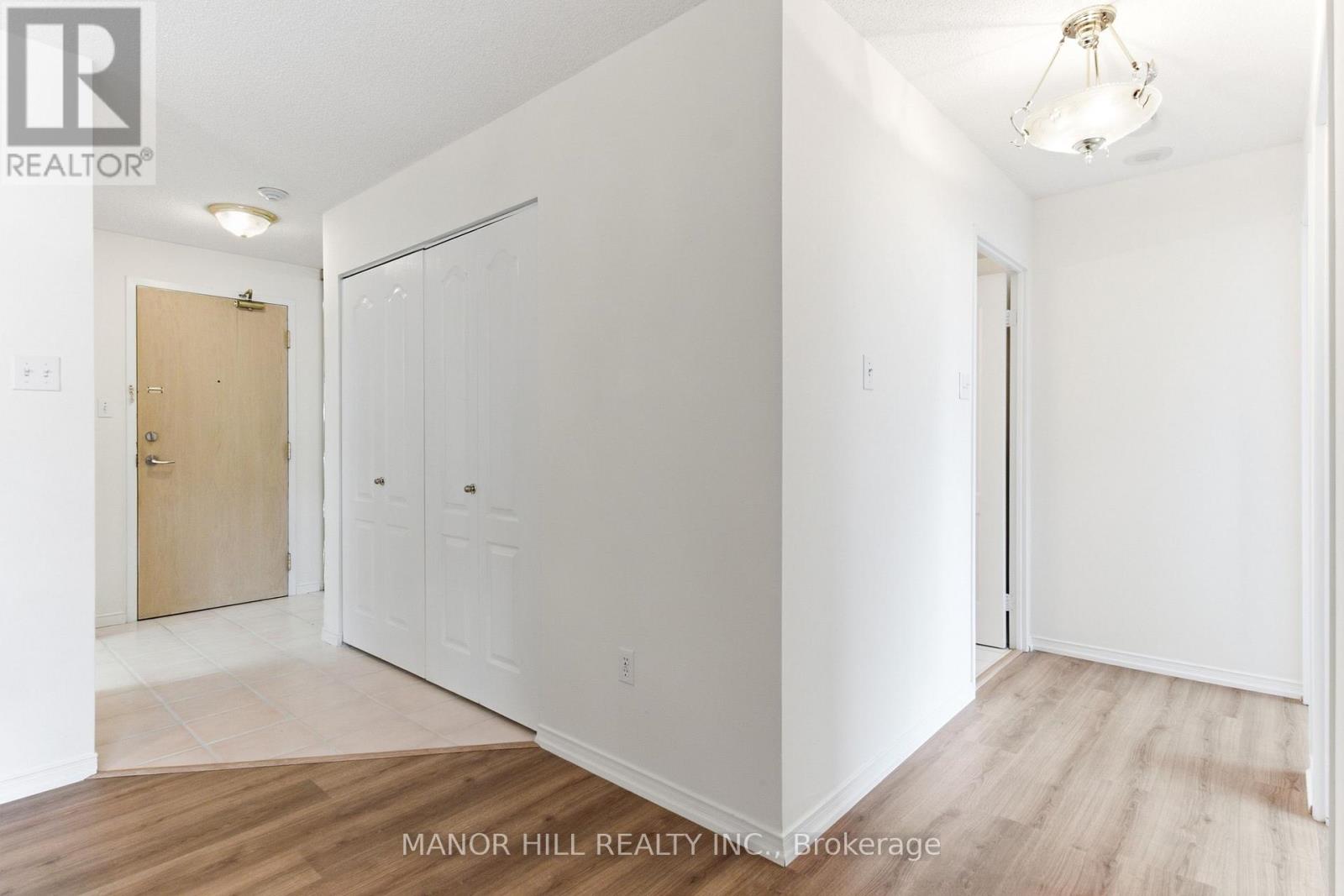 #814 11 TOWNSGATE DRIVE - 7