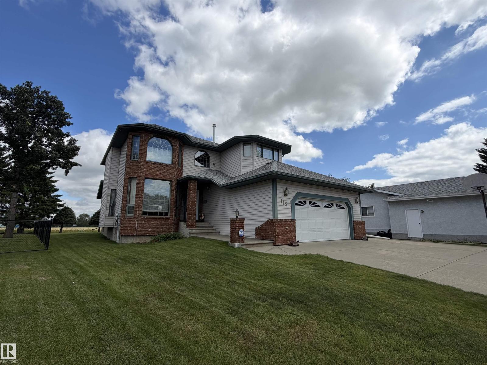 115 Aspen Ridge Crescent