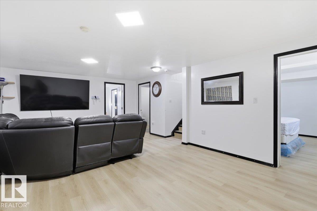 242 Northmount Drive - Photo 19