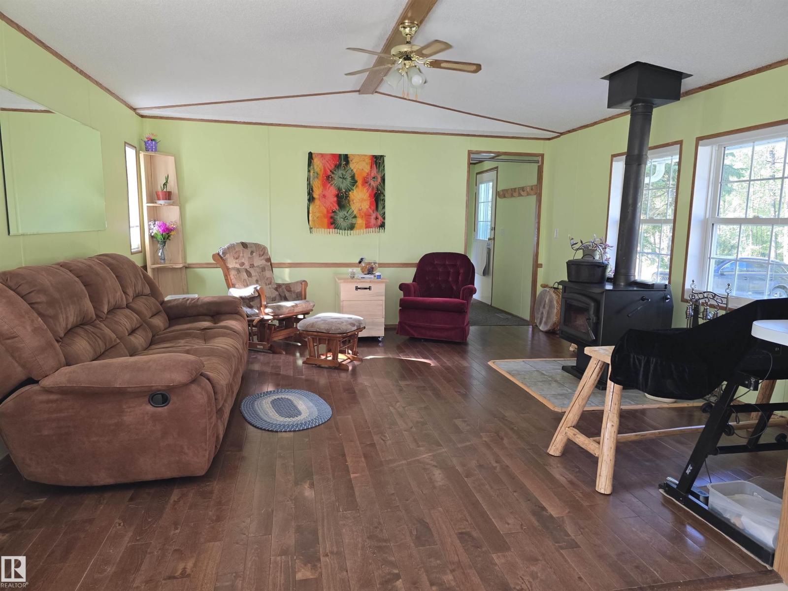 408 3 ST E - 10