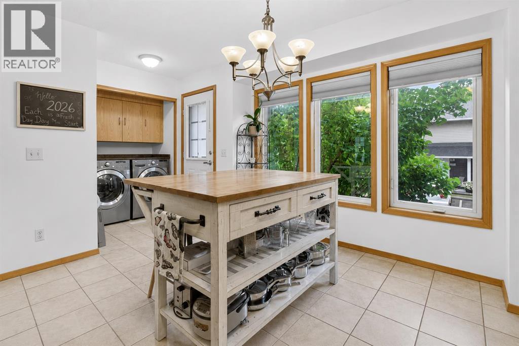 592 Regal Park Northeast - Photo 8