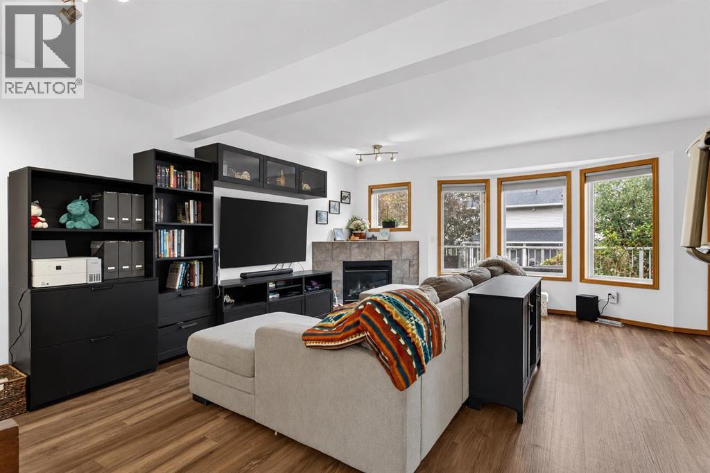 592 Regal Park Northeast - Photo 13