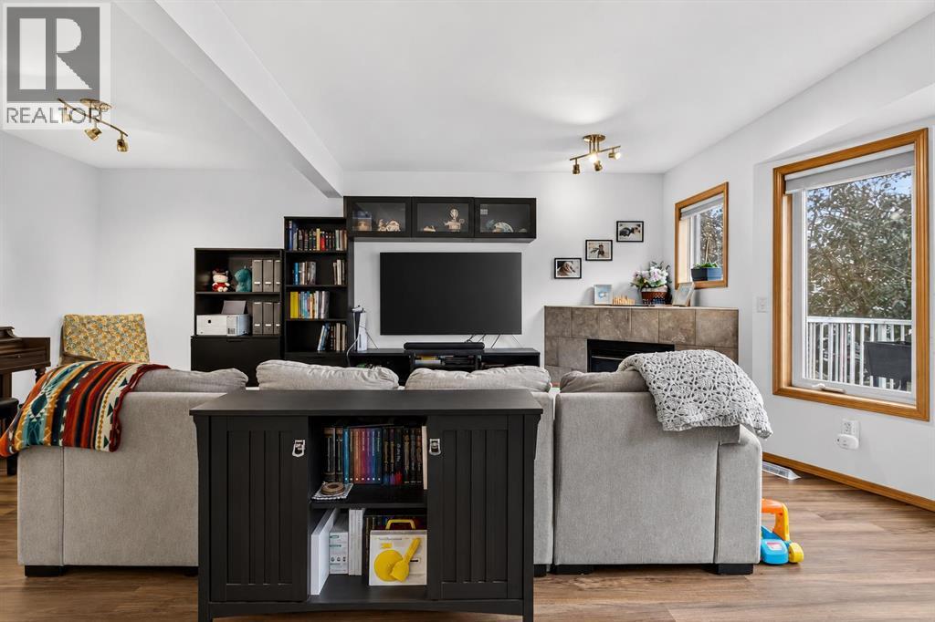 592 Regal Park Northeast - Photo 14
