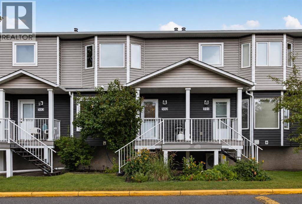592 Regal Park Northeast