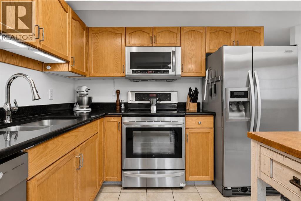 592 Regal Park Northeast - Photo 6