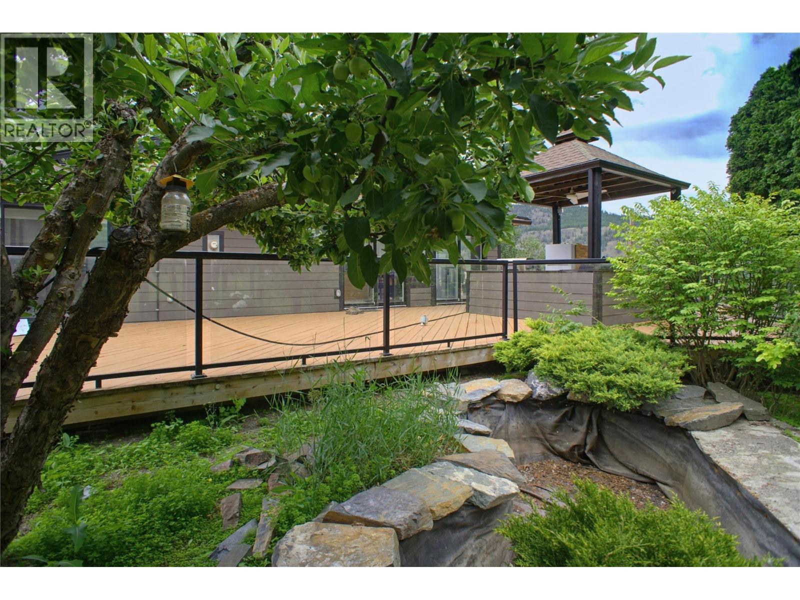 8576 WESTSYDE Road - Image 36
